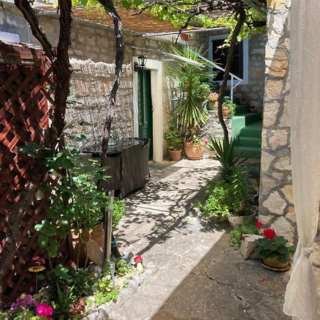 Apartments Lavandis ムルテル エクステリア 写真